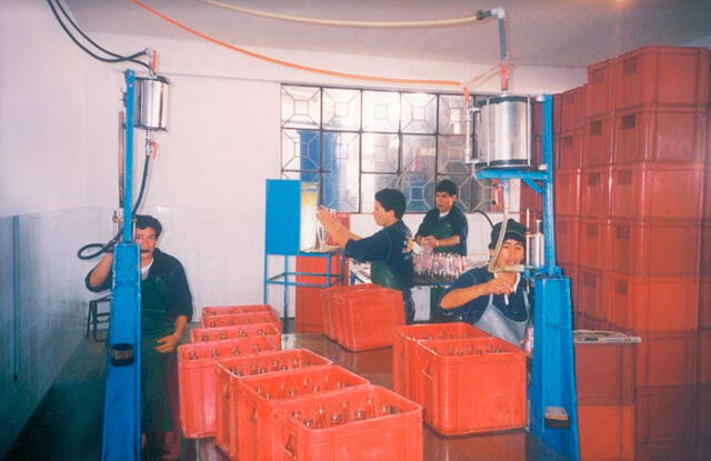 Primera fábrica Kola Real